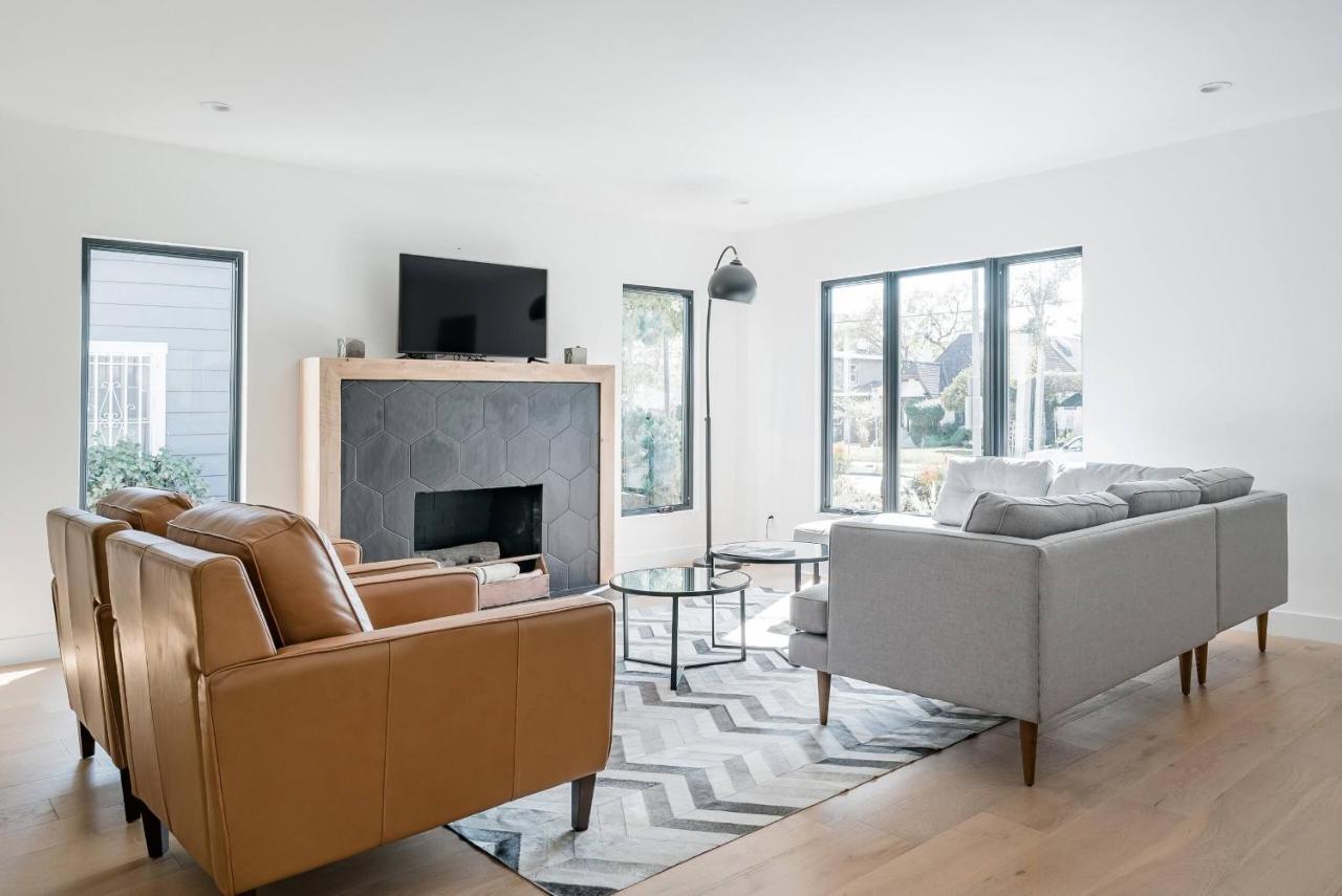 Modern With A Pool In Larchmont Village